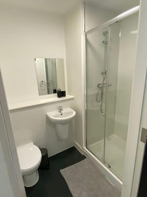 Rapid'S Studio Apartment Liverpool Bagian luar foto