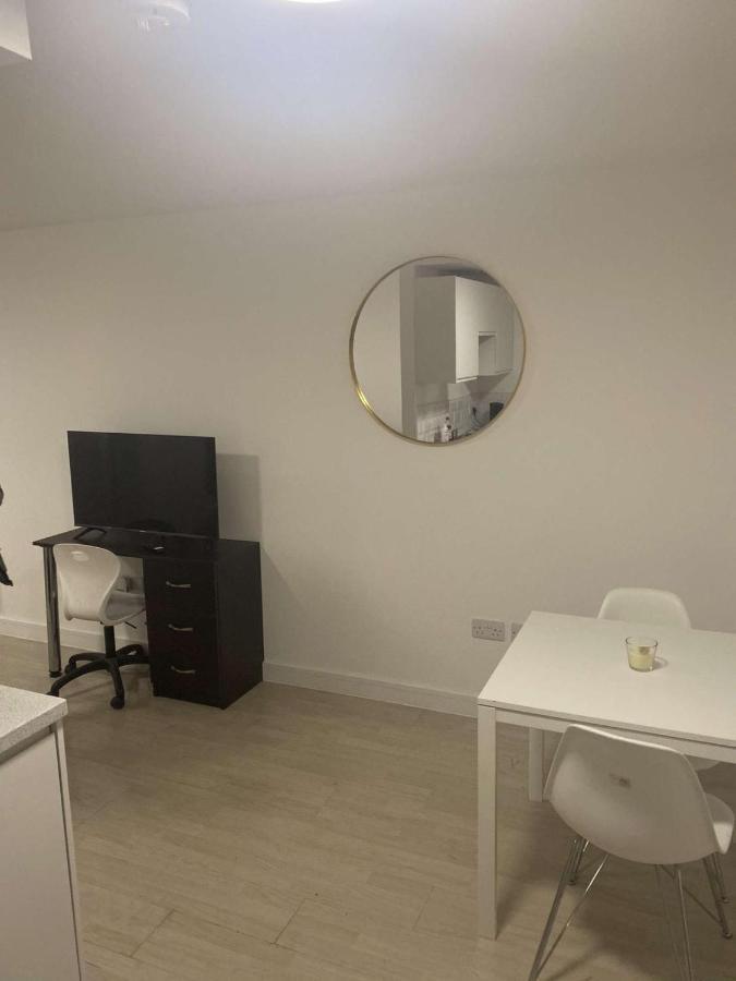 Rapid'S Studio Apartment Liverpool Bagian luar foto