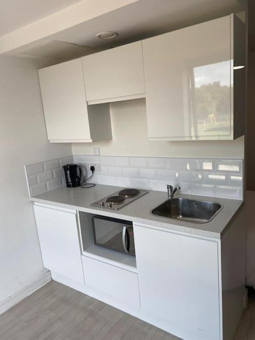 Rapid'S Studio Apartment Liverpool Bagian luar foto